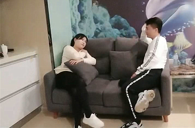 花1000大洋约炮刚出来卖的粉嫩学妹六九互舔到妹子爽叫高潮口爆嘴里