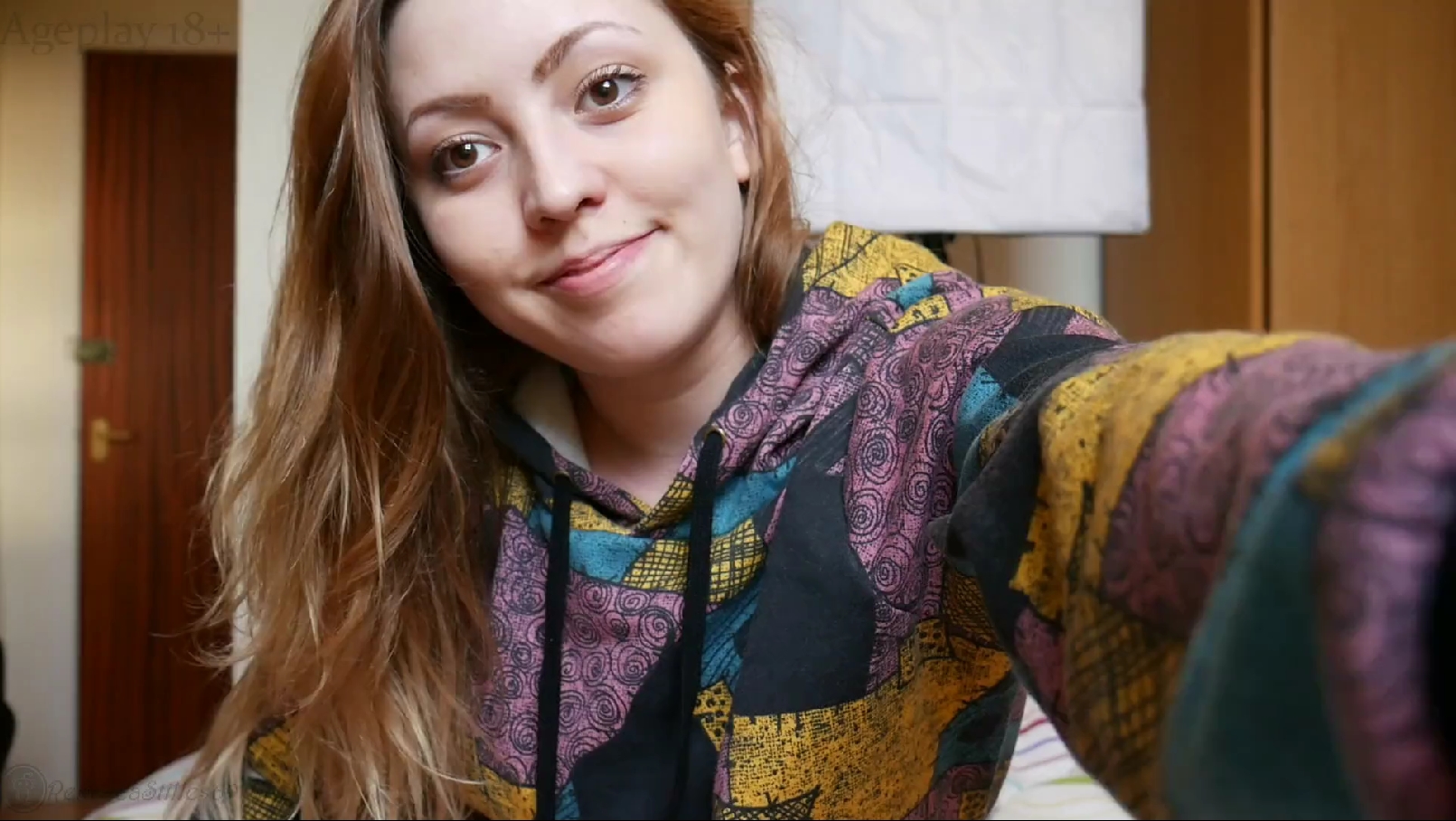 性感外国小姐姐大奶大屁股大对着镜头自慰直播