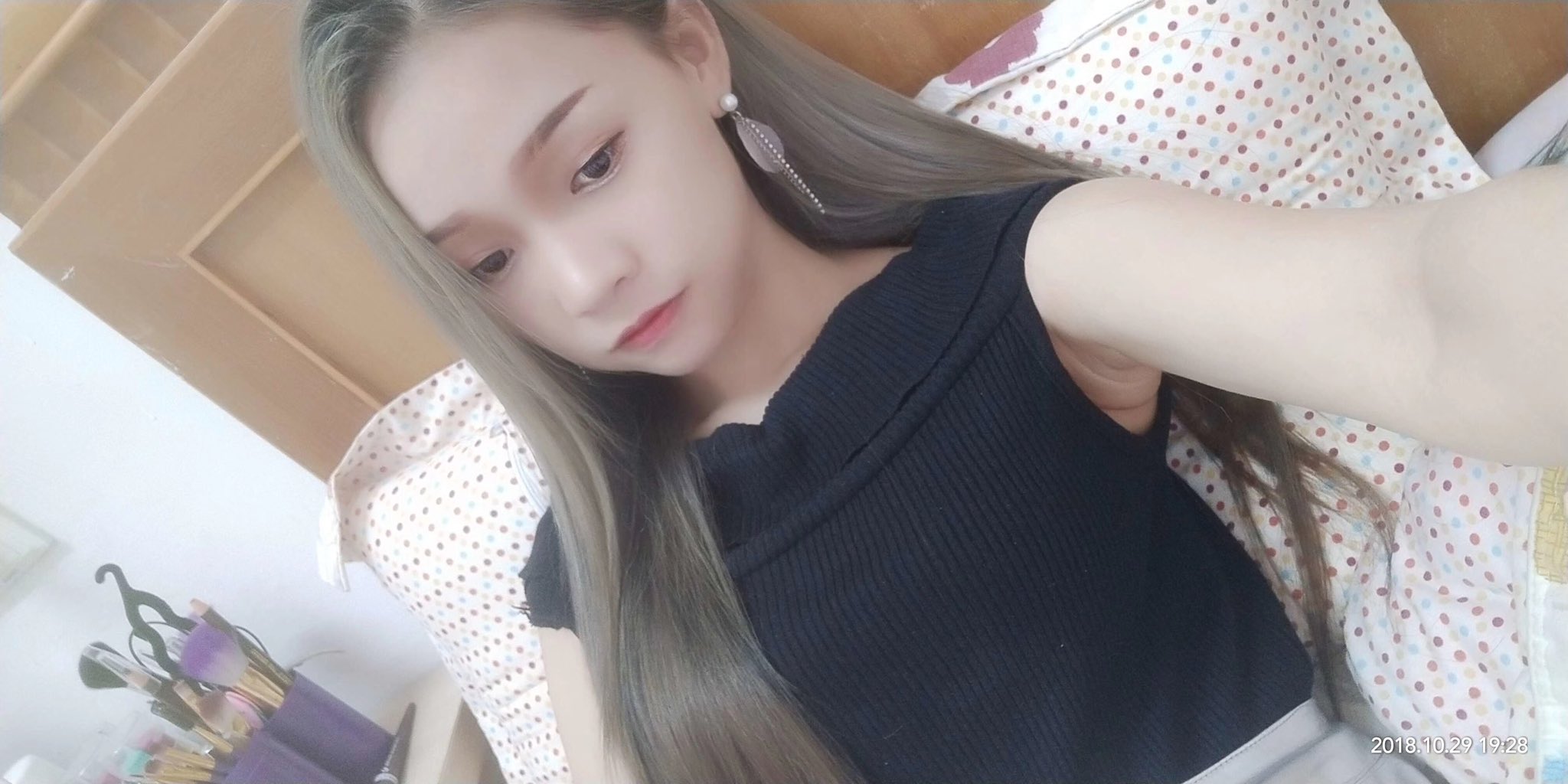 可儿Baby大尺度性爱私拍流出骑乘啪啪顶着操浪叫