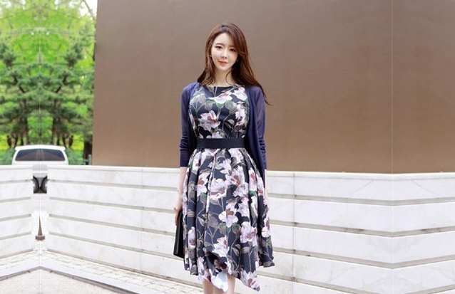 老相好小姐姐约出来相拥舌吻高跟美腿岔开毛茸茸的黑森林水汪汪无套狂插浪叫