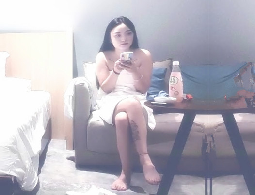 赵公子甜美高端外围中场休息完继续第二炮镜头前跪地深喉翘起屁股后入进出抽插