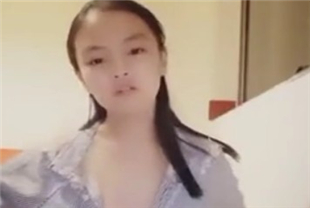 绿播转黄高顔值极品身材的气质粉嫩小妹妹来月经了只能给炮友吃屌打奶炮