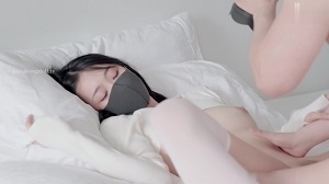 玩偶姐姐《HongKongDoll》海岛生活2穿上清凉白丝 干粉嫩的极致小嫩鲍