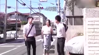 巨乳母亲是我的炮友