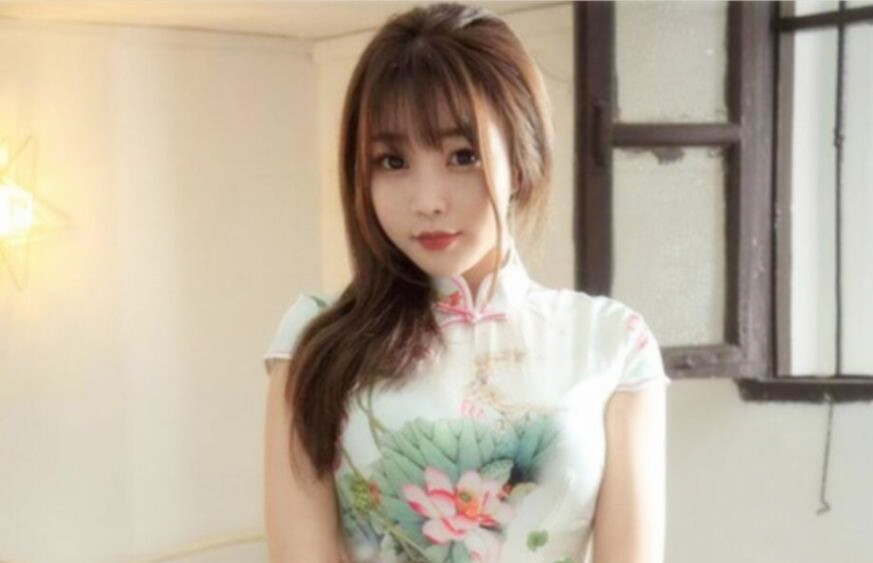 福建漳州某初中数学老师给教导主任吃屌被调教打屁股真够骚的