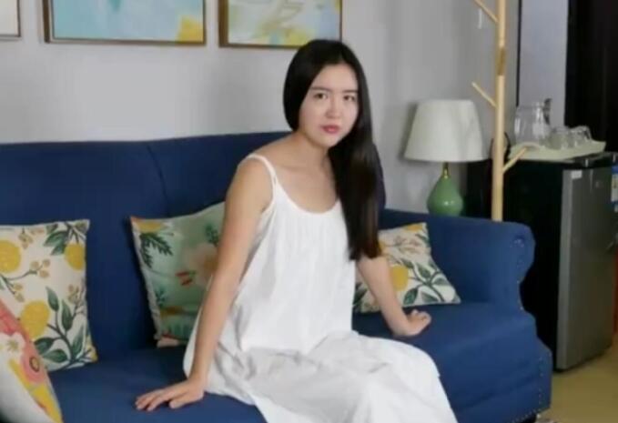 看起來很仙的白虎國模多多80分鍾超長拍攝過程超清版 小穴粉嫩還會滴水 看的讓人想舔一口