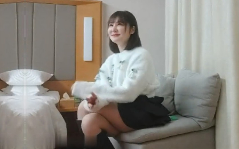 女的太机车要狠狠操怼着骚穴就是猛操妹子直喊疼加大力度持续输出